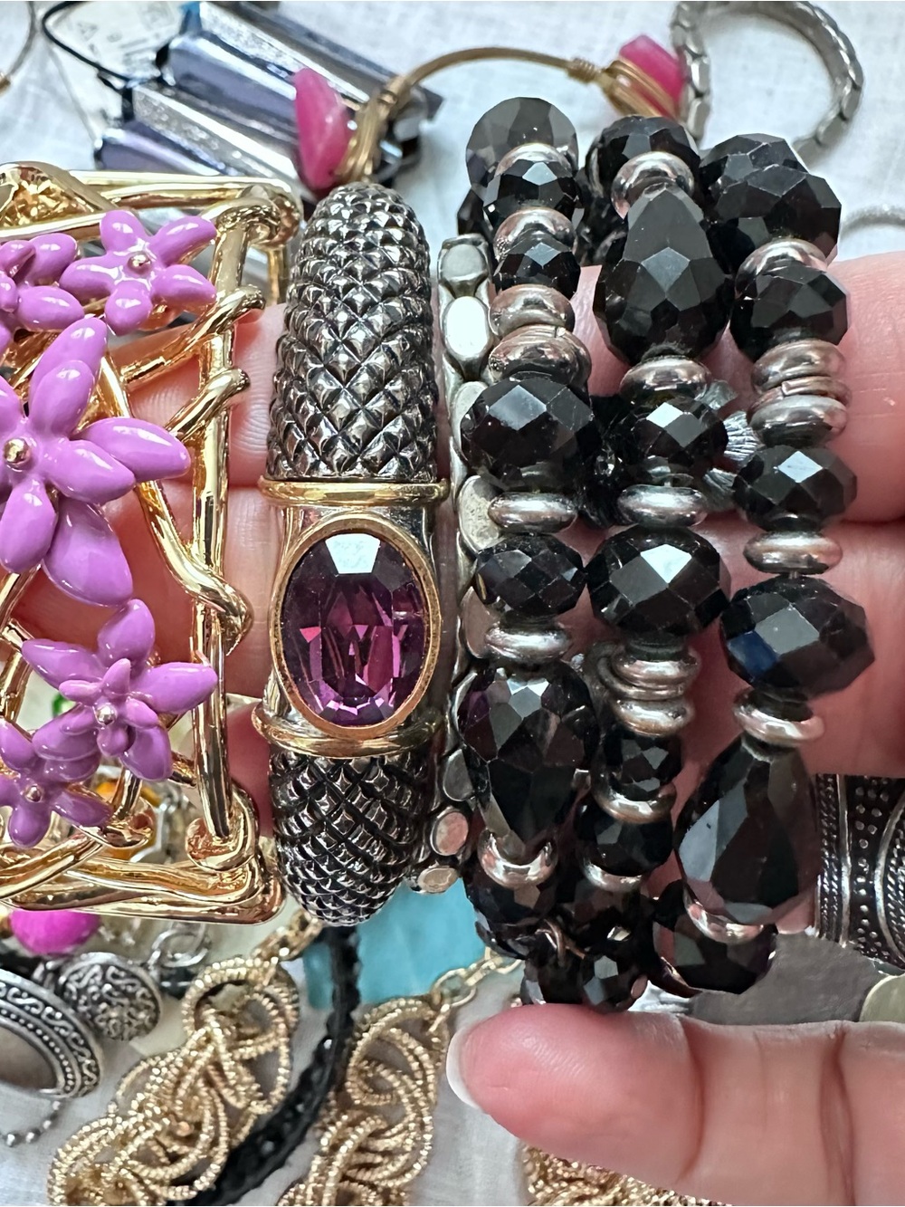 RANDOM JEWELRY LOT
GRAB BAG, MIXED JEWELRY 
Mixed 1-2 lbs, new, used & handmade
